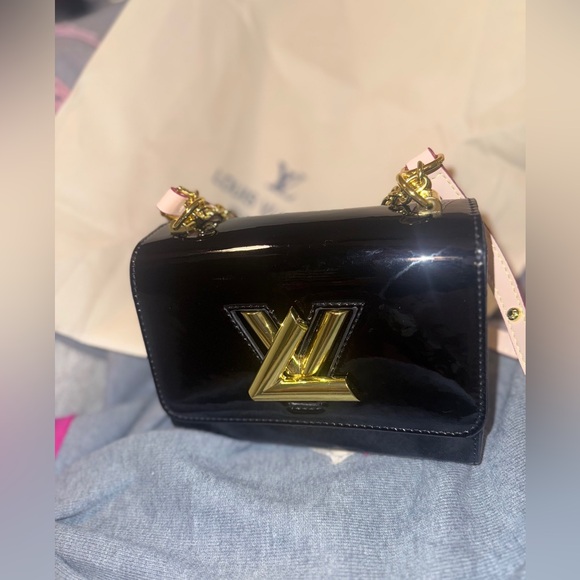 Elegant Black and Gold Designer Inspired  Handbag - Picture 3 of 15